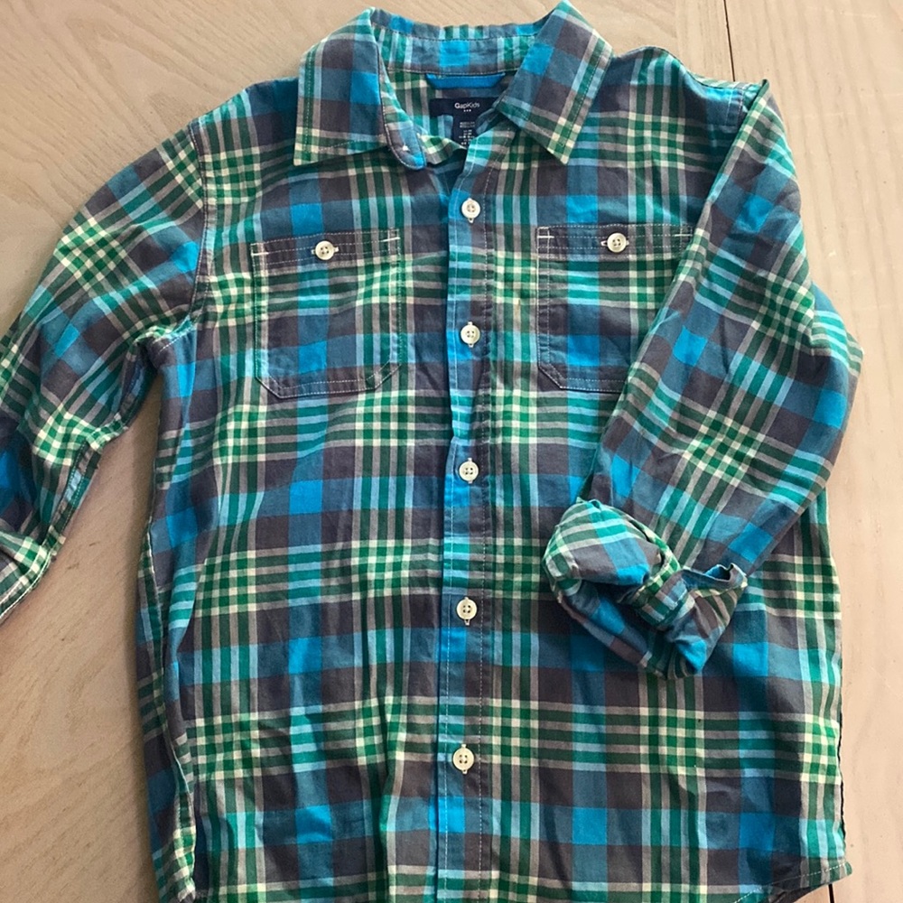 Boys size M GAP button-down shirt